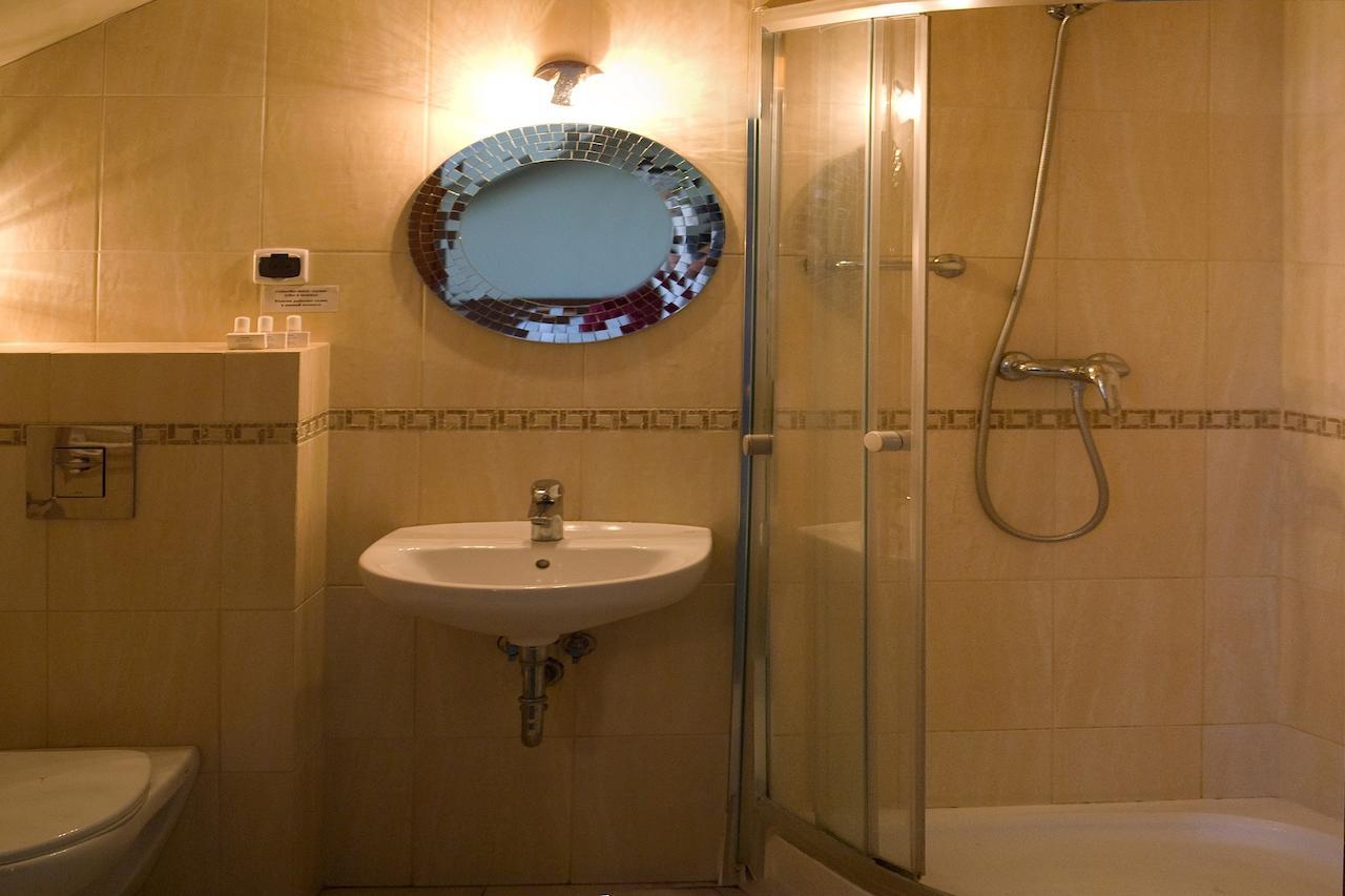 Hotel Lotos Woskrzenice Duze Habitación foto