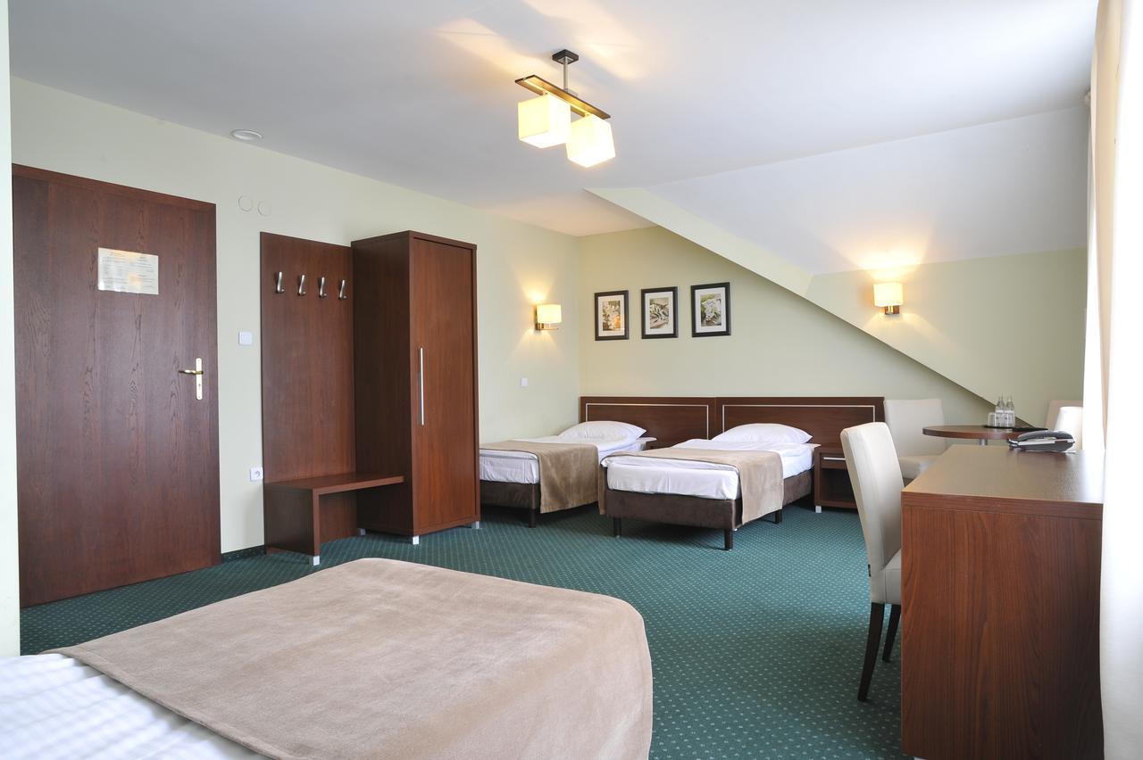 Hotel Lotos Woskrzenice Duze Habitación foto